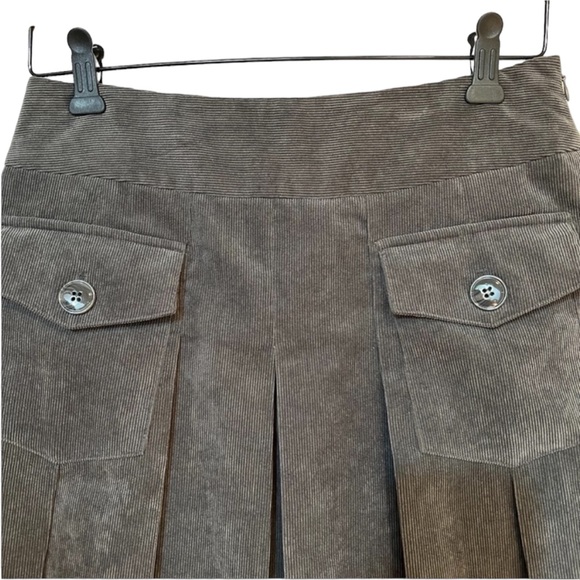 Chelsea & Theodore grey corduroy pleated skirt size 4, excellent condition - Picture 2 of 5